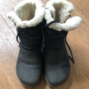 Ugg Short Boot